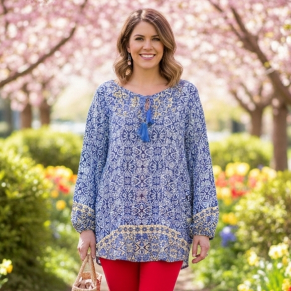 Top - Picture 2 of 16